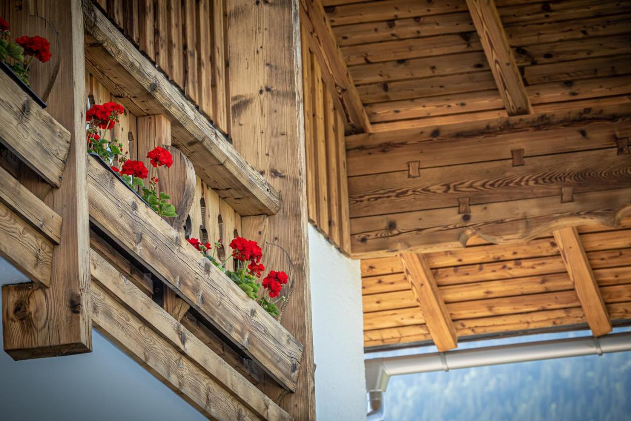 HomeHotel Salzberg Berchtesgaden Exterior foto Detail of the house